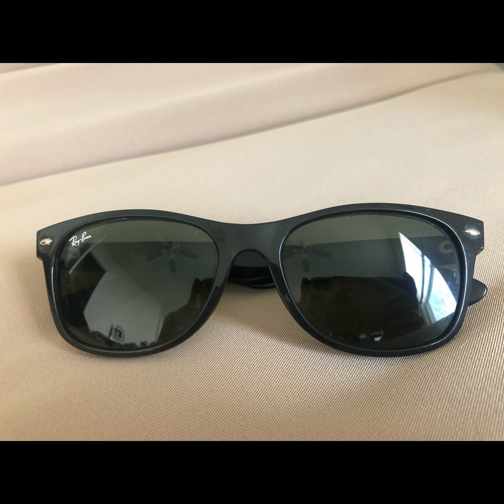 Rayban New Wayfarer Classic Black Sunglasses